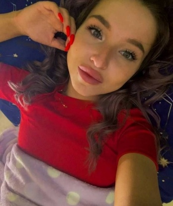 Я готова подарить тебе незабываемые моменты релаксации и наслаждения. 💋 Благодаря моему опыту, ты ощутишь себя настоящим мужчиной, который заслуживает внимания и ласки. 🔥 Мои возможности безграничны и я готова исполнить твои самые сокровенные фантазии. 🌟 Позволь отдаться моим нежным рукам и погрузиться в мир удовольствия и наслаждения. 💃 Отзывы моих предыдущих клиентов говорят самыми прекрасными словами обо мне. 💖 Жду тебя, чтобы создать незабываемые моменты удовольствия и страсти. 💫 Обещаю, ты останешься доволен и захочешь вернуться ко мне снова и снова. 🌹 Живу в Москве, где мои услуги доступны для истинных ценителей качественного отдыха. 🏙️ 💕 Радует, что я здесь, чтобы тебе доставить настоящее наслаждение. 😘 Фото мои, жду тебя, дорогой! 💋 Кристина