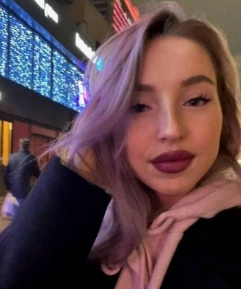 Я готова подарить тебе незабываемые моменты релаксации и наслаждения. 💋 Благодаря моему опыту, ты ощутишь себя настоящим мужчиной, который заслуживает внимания и ласки. 🔥 Мои возможности безграничны и я готова исполнить твои самые сокровенные фантазии. 🌟 Позволь отдаться моим нежным рукам и погрузиться в мир удовольствия и наслаждения. 💃 Отзывы моих предыдущих клиентов говорят самыми прекрасными словами обо мне. 💖 Жду тебя, чтобы создать незабываемые моменты удовольствия и страсти. 💫 Обещаю, ты останешься доволен и захочешь вернуться ко мне снова и снова. 🌹 Живу в Москве, где мои услуги доступны для истинных ценителей качественного отдыха. 🏙️ 💕 Радует, что я здесь, чтобы тебе доставить настоящее наслаждение. 😘 Фото мои, жду тебя, дорогой! 💋 Кристина